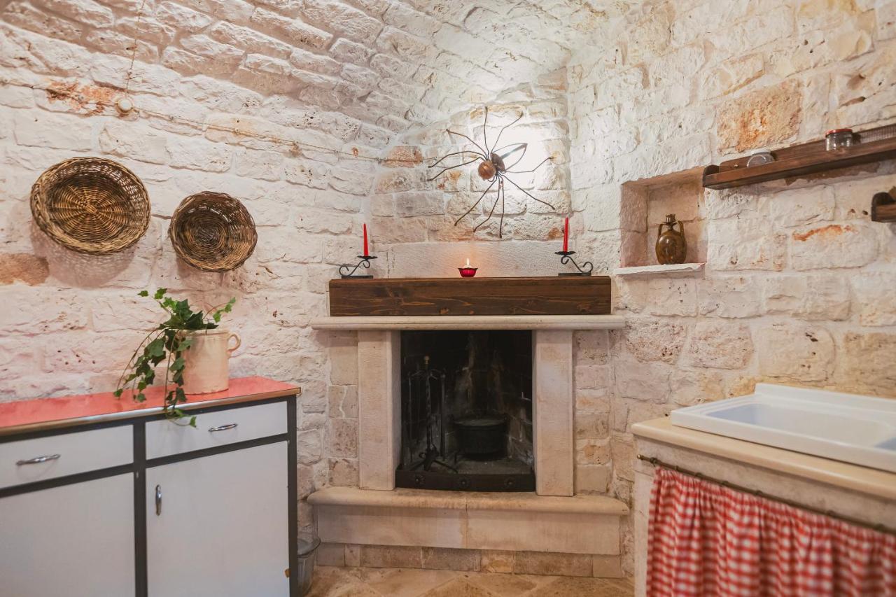Trulli Country House Carla'S Secret Castellana Grotte Exterior photo